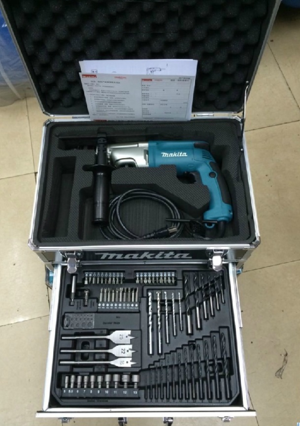 MAKITA HP2050X1 2-SPEED HAMMER DRILL (COMBO KIT)